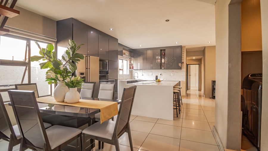 5 Bedroom Property for Sale in Alveda Gauteng
