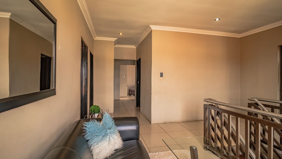 5 Bedroom Property for Sale in Alveda Gauteng