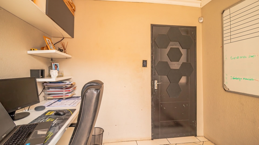 5 Bedroom Property for Sale in Alveda Gauteng