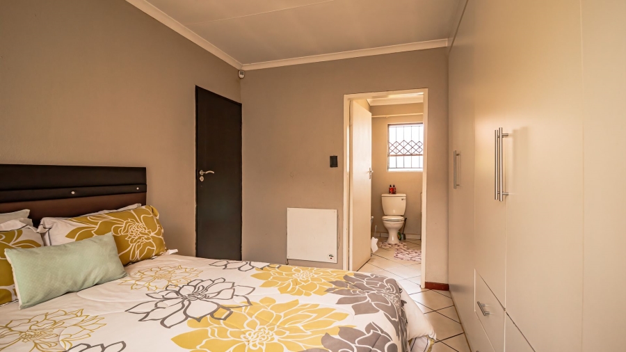 5 Bedroom Property for Sale in Alveda Gauteng