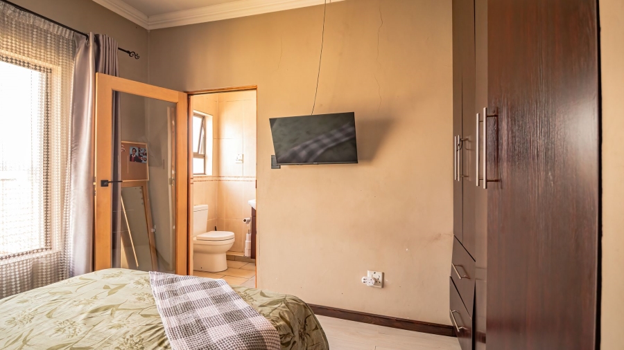 5 Bedroom Property for Sale in Alveda Gauteng