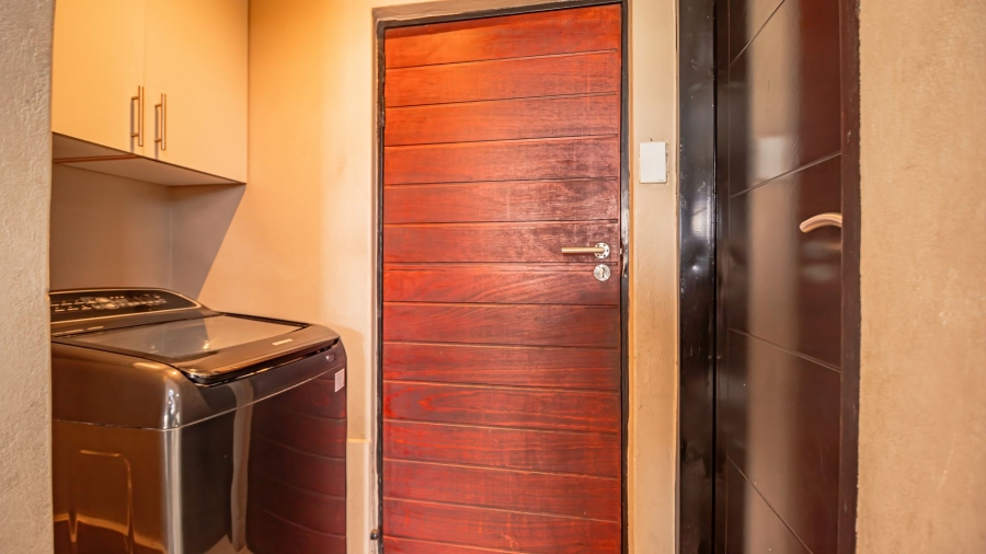 5 Bedroom Property for Sale in Alveda Gauteng