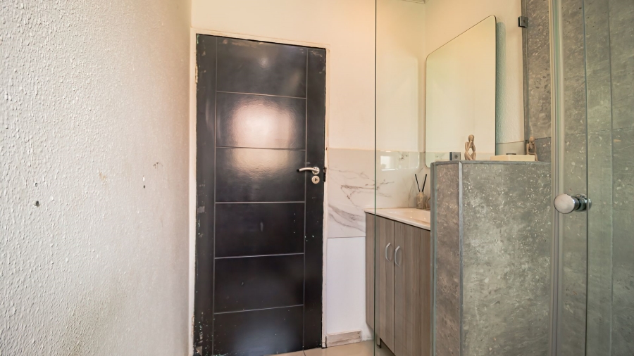 5 Bedroom Property for Sale in Alveda Gauteng