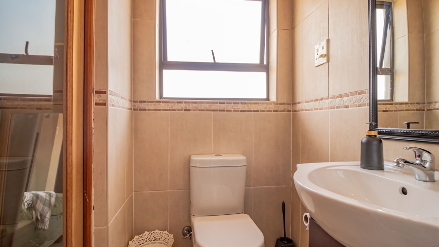 5 Bedroom Property for Sale in Alveda Gauteng