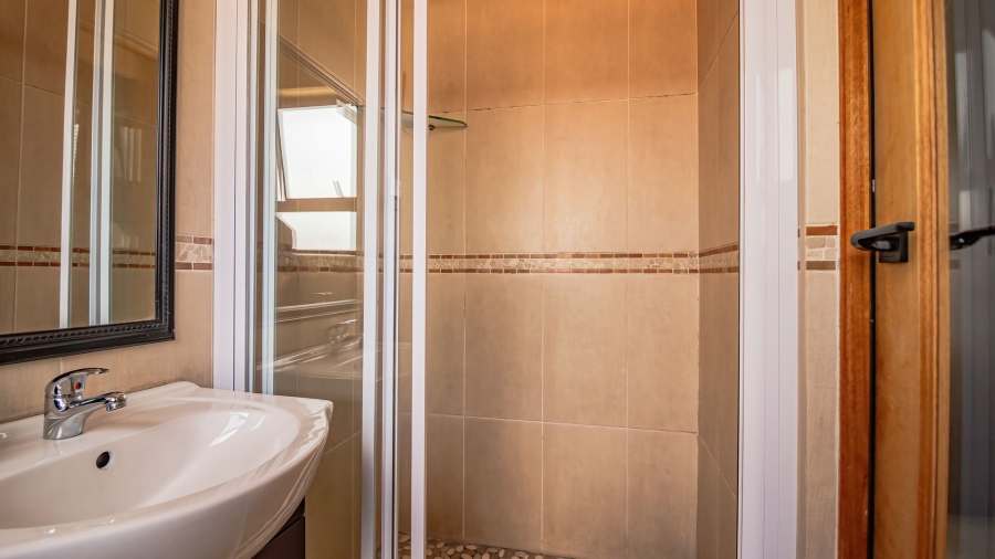 5 Bedroom Property for Sale in Alveda Gauteng