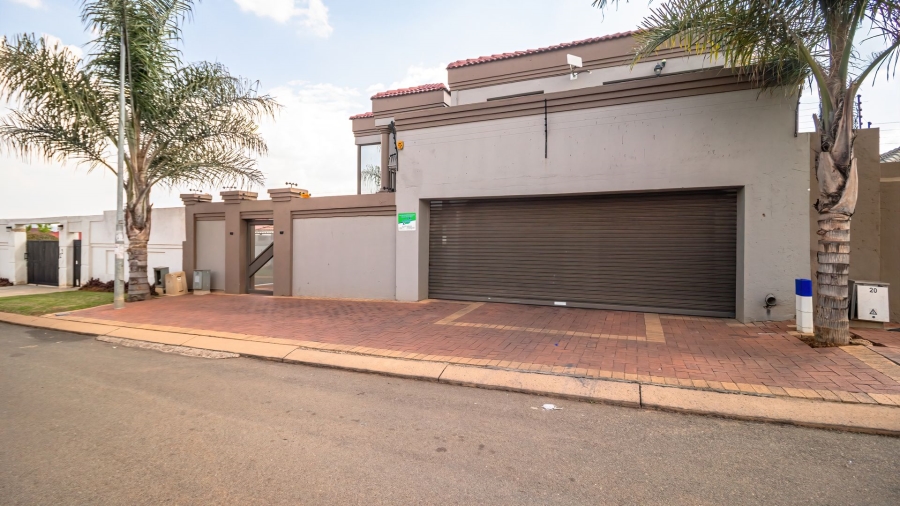 5 Bedroom Property for Sale in Alveda Gauteng
