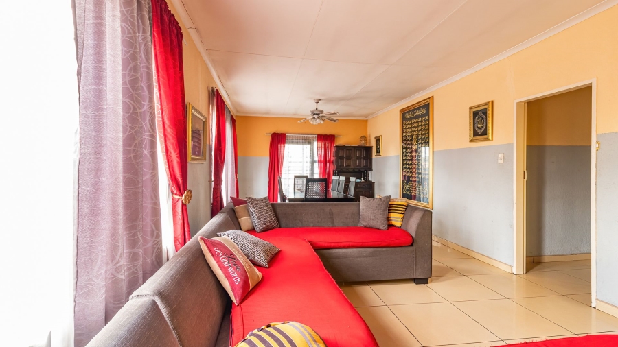 6 Bedroom Property for Sale in Comptonville Gauteng