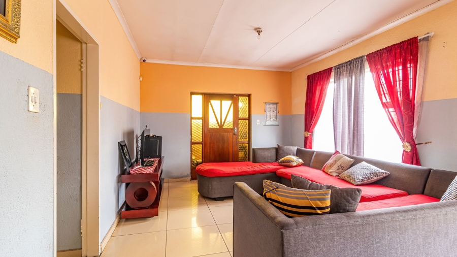 6 Bedroom Property for Sale in Comptonville Gauteng