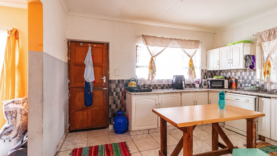 6 Bedroom Property for Sale in Comptonville Gauteng