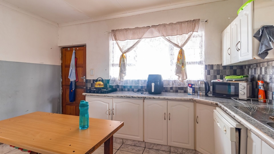 6 Bedroom Property for Sale in Comptonville Gauteng