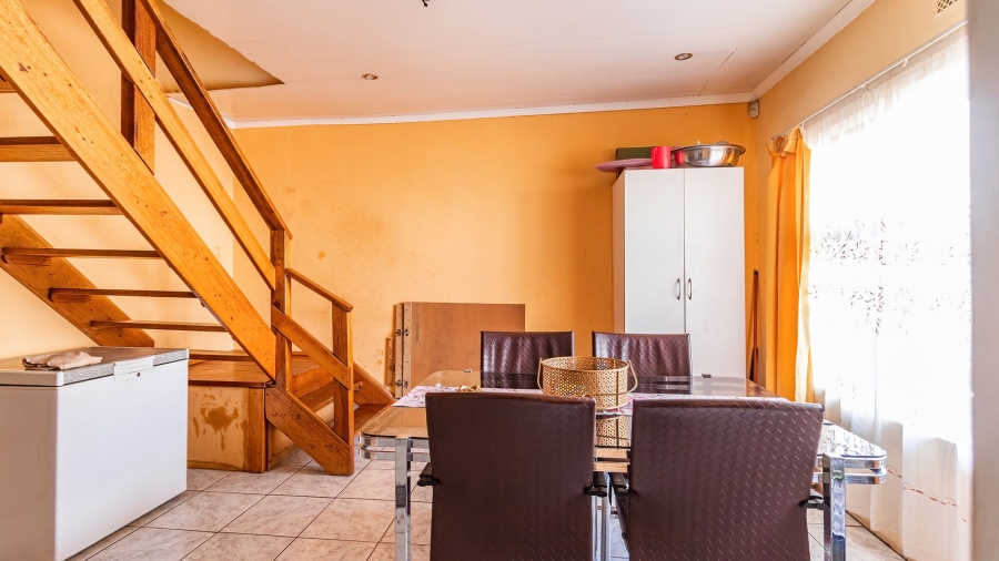 6 Bedroom Property for Sale in Comptonville Gauteng