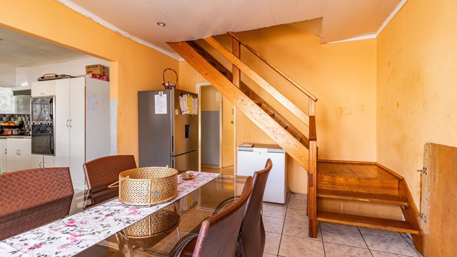 6 Bedroom Property for Sale in Comptonville Gauteng