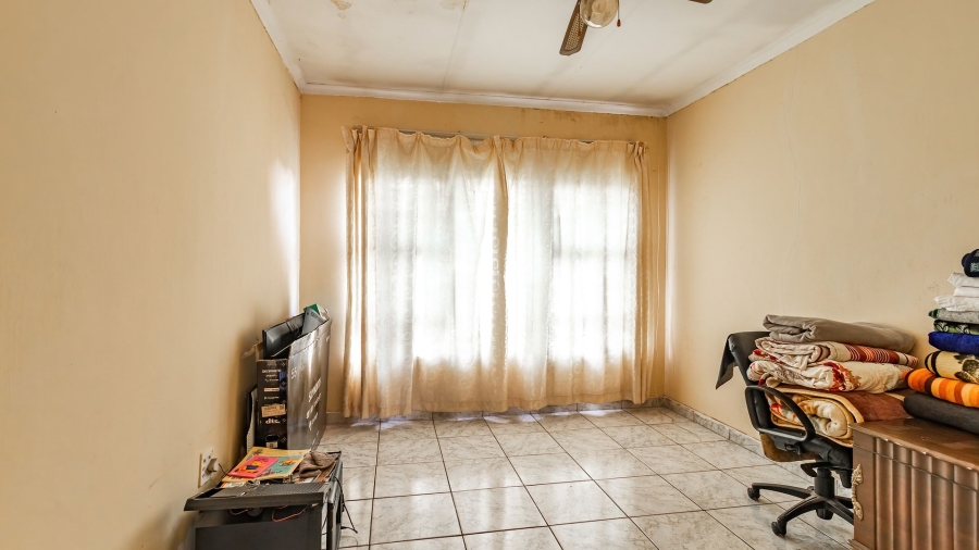 6 Bedroom Property for Sale in Comptonville Gauteng