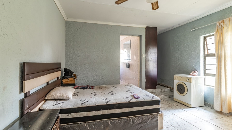 6 Bedroom Property for Sale in Comptonville Gauteng