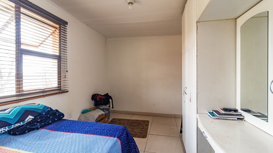 6 Bedroom Property for Sale in Comptonville Gauteng