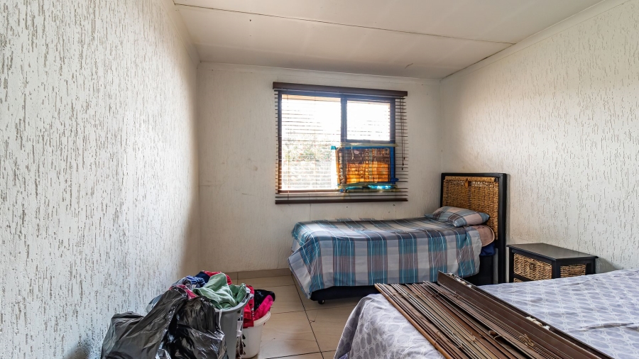 6 Bedroom Property for Sale in Comptonville Gauteng