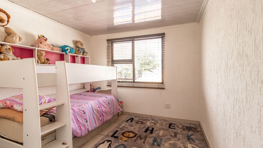 6 Bedroom Property for Sale in Comptonville Gauteng