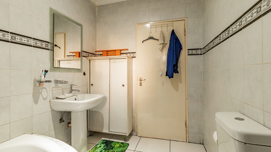 6 Bedroom Property for Sale in Comptonville Gauteng
