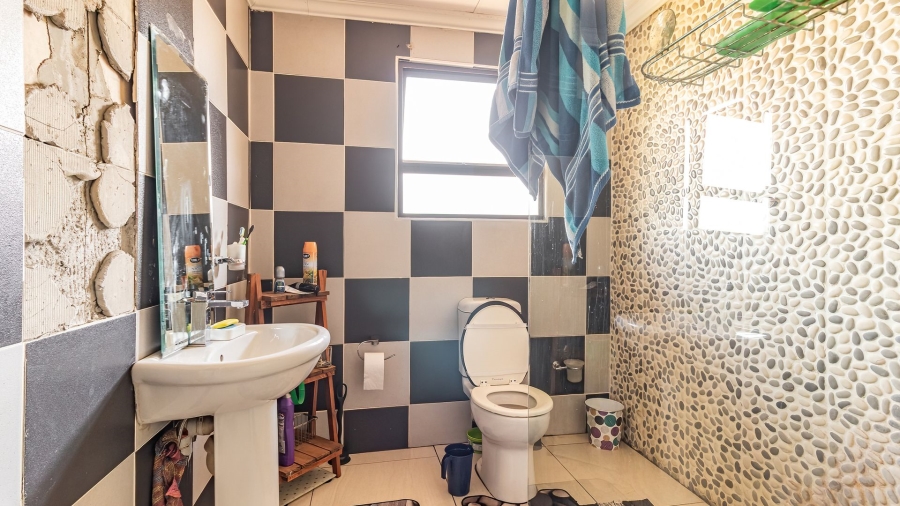 6 Bedroom Property for Sale in Comptonville Gauteng