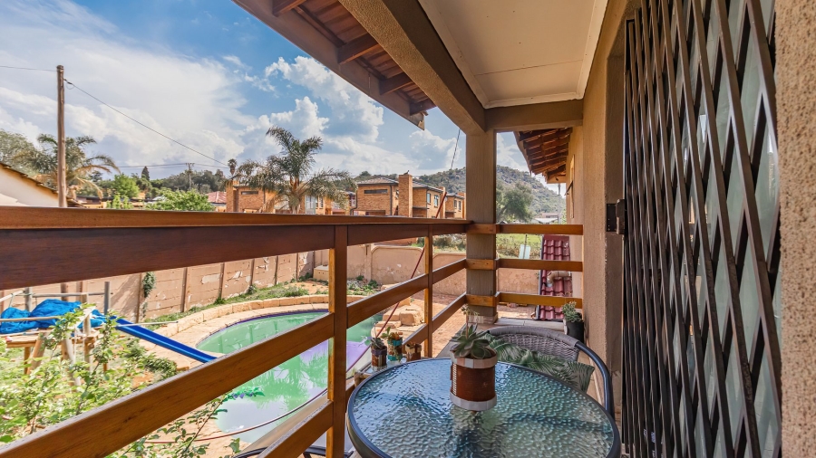 6 Bedroom Property for Sale in Comptonville Gauteng