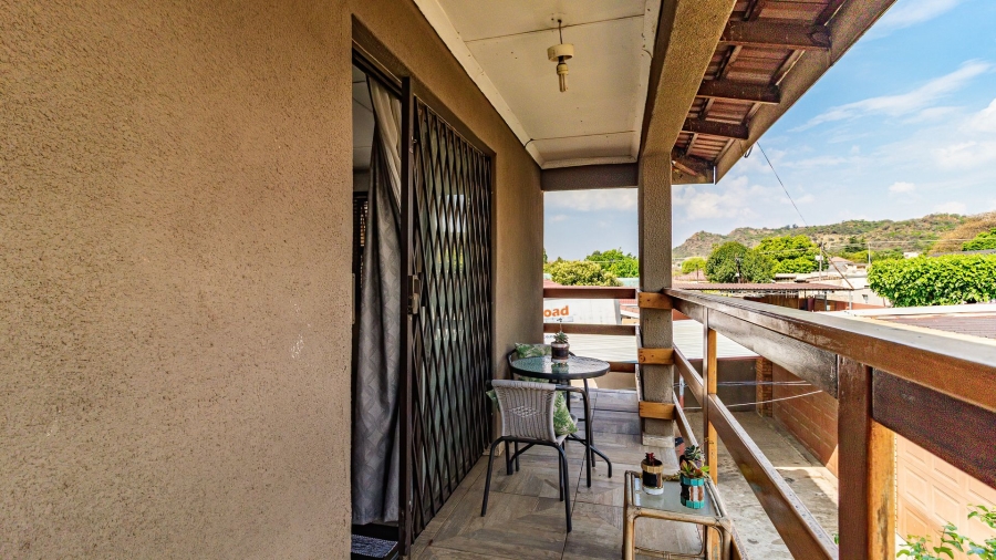 6 Bedroom Property for Sale in Comptonville Gauteng