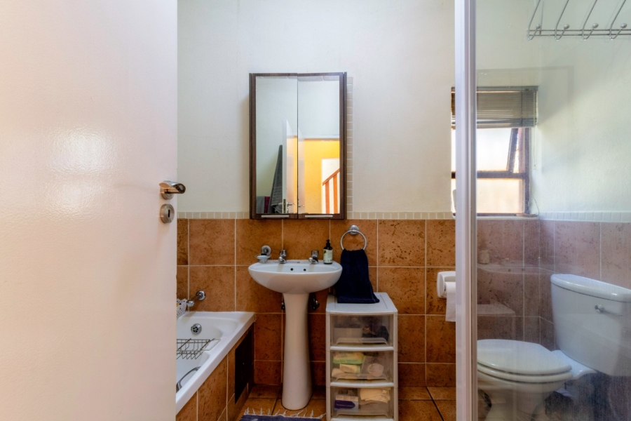 2 Bedroom Property for Sale in Sunninghill Gauteng