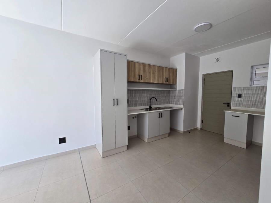 2 Bedroom Property for Sale in Magaliessig Gauteng