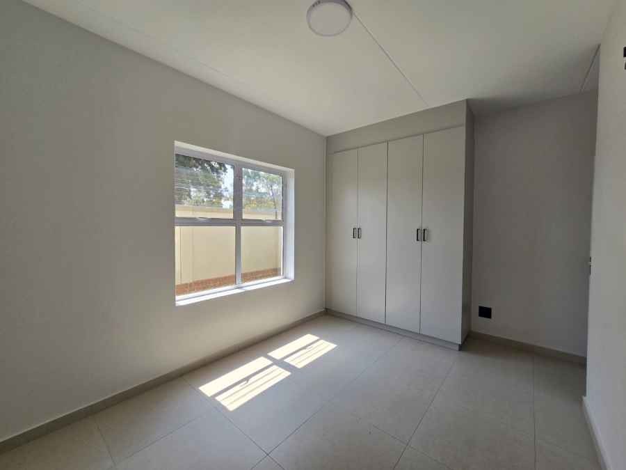 2 Bedroom Property for Sale in Magaliessig Gauteng