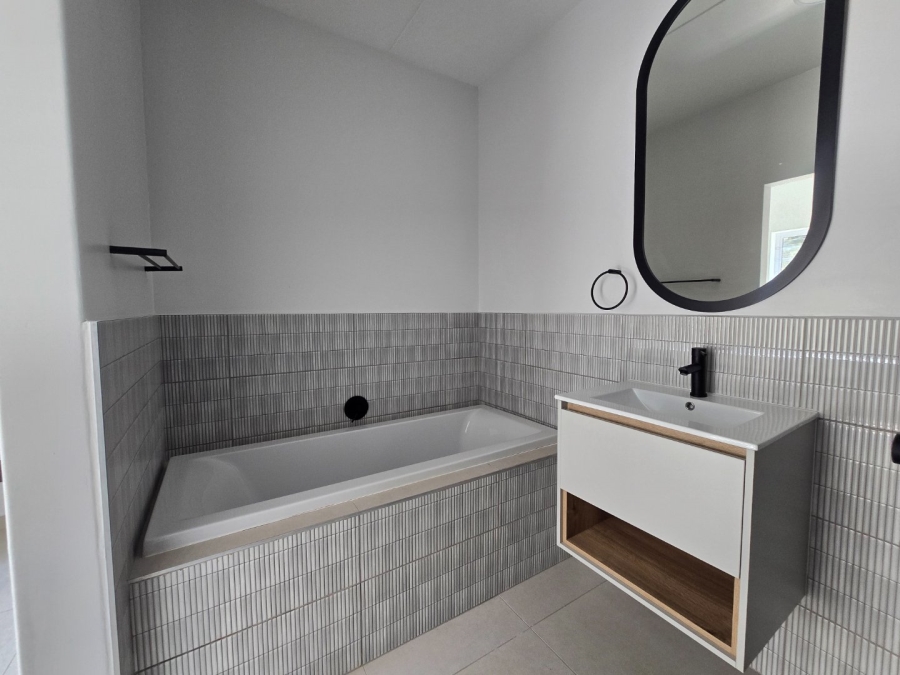 2 Bedroom Property for Sale in Magaliessig Gauteng