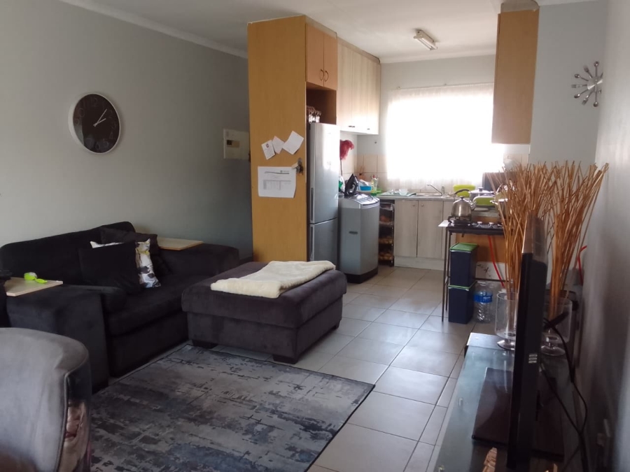 2 Bedroom Property for Sale in Loughrin Gauteng