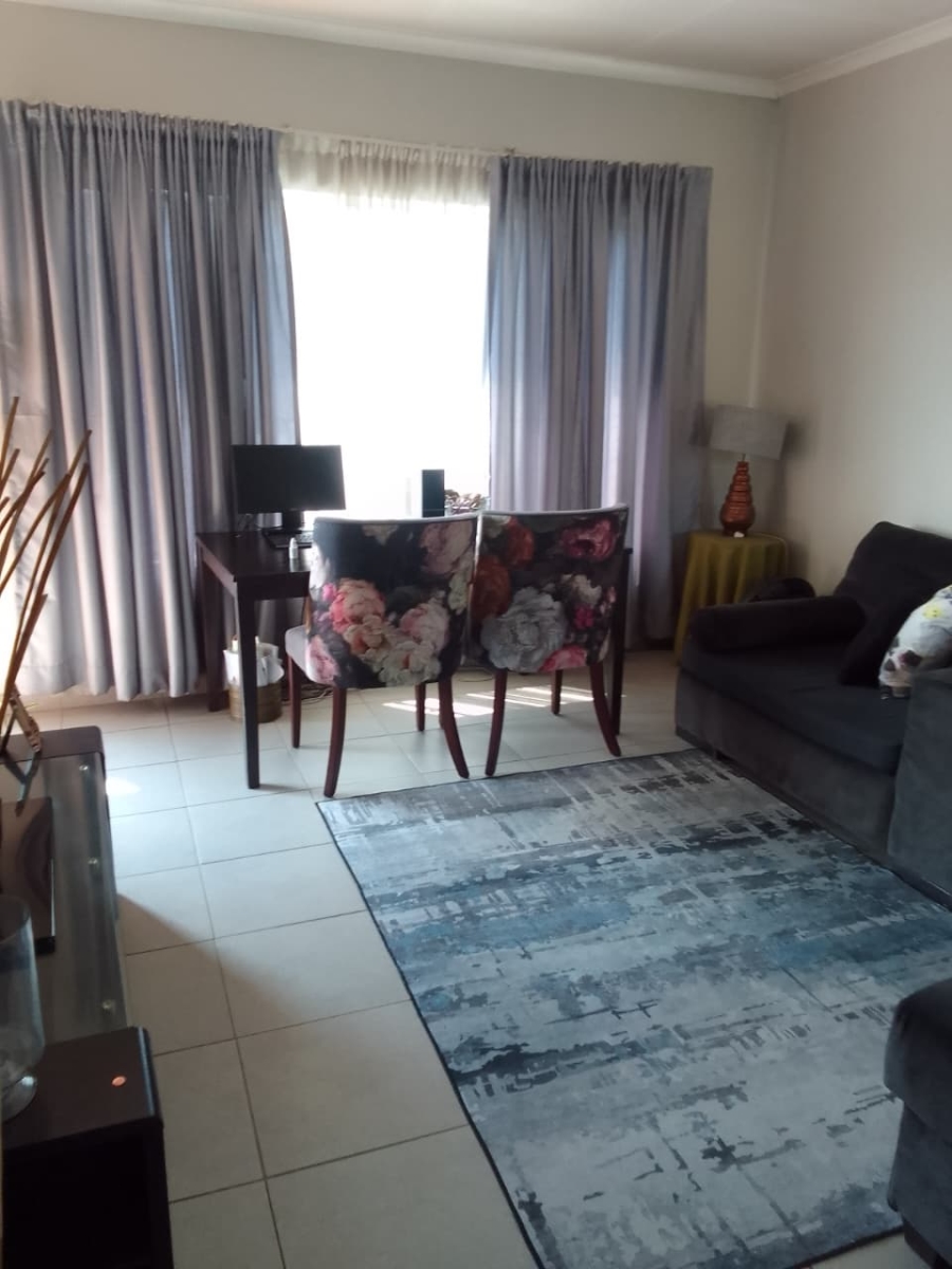 2 Bedroom Property for Sale in Loughrin Gauteng