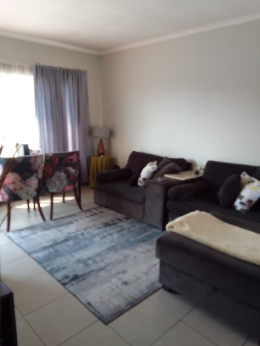 2 Bedroom Property for Sale in Loughrin Gauteng