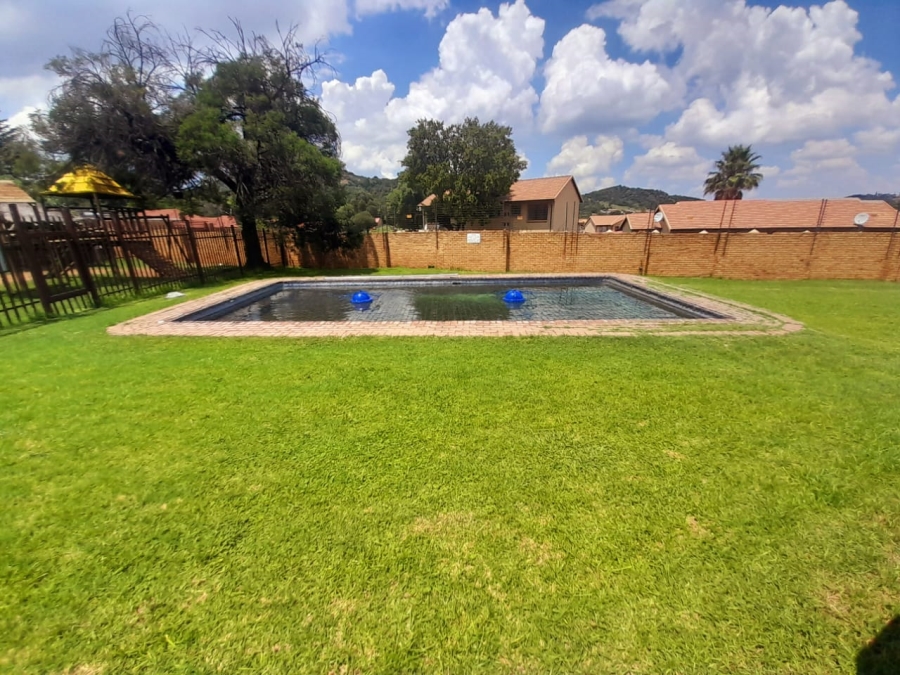 2 Bedroom Property for Sale in Loughrin Gauteng
