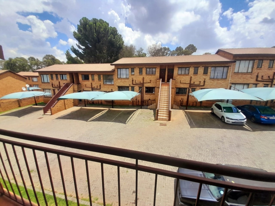 2 Bedroom Property for Sale in Loughrin Gauteng