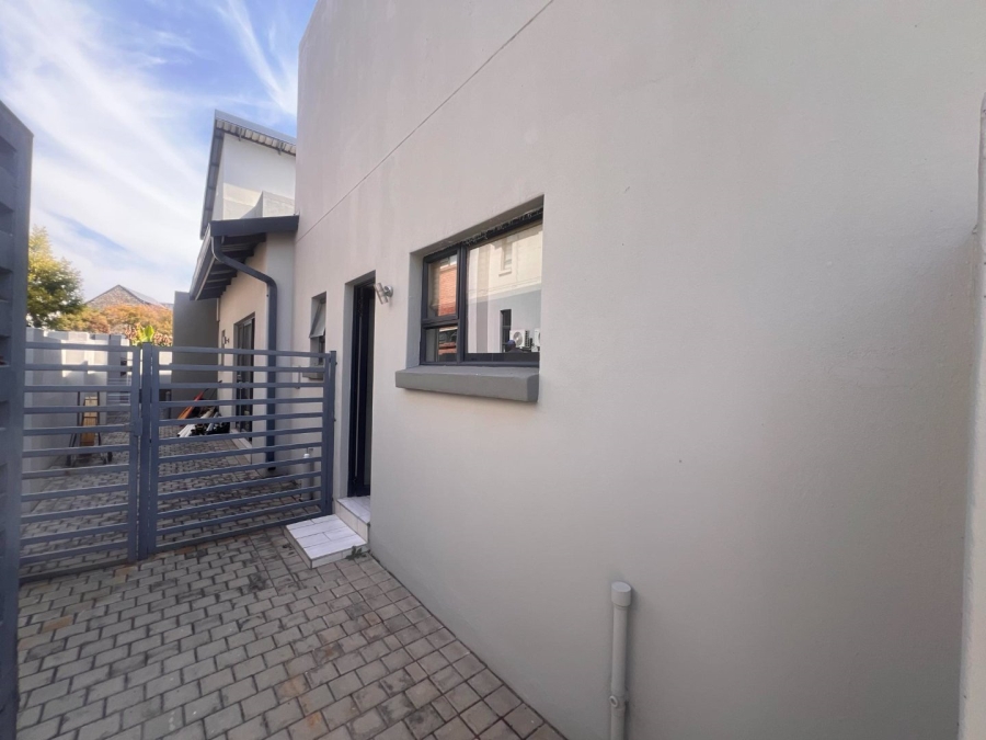  Bedroom Property for Sale in Waterfall Country Estate Gauteng