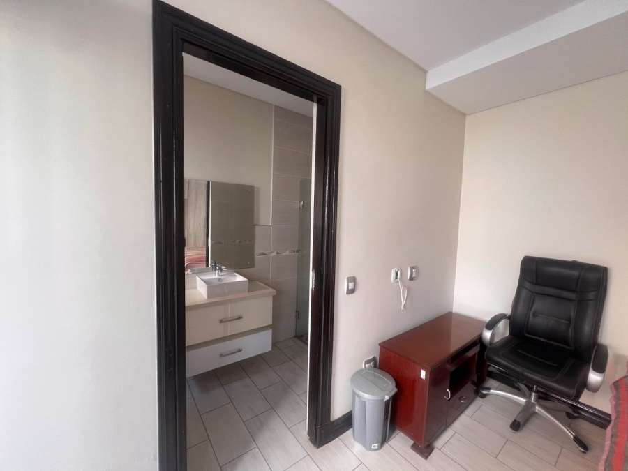  Bedroom Property for Sale in Waterfall Country Estate Gauteng
