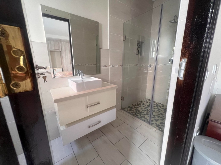  Bedroom Property for Sale in Waterfall Country Estate Gauteng