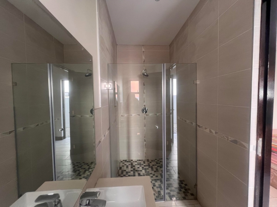  Bedroom Property for Sale in Waterfall Country Estate Gauteng