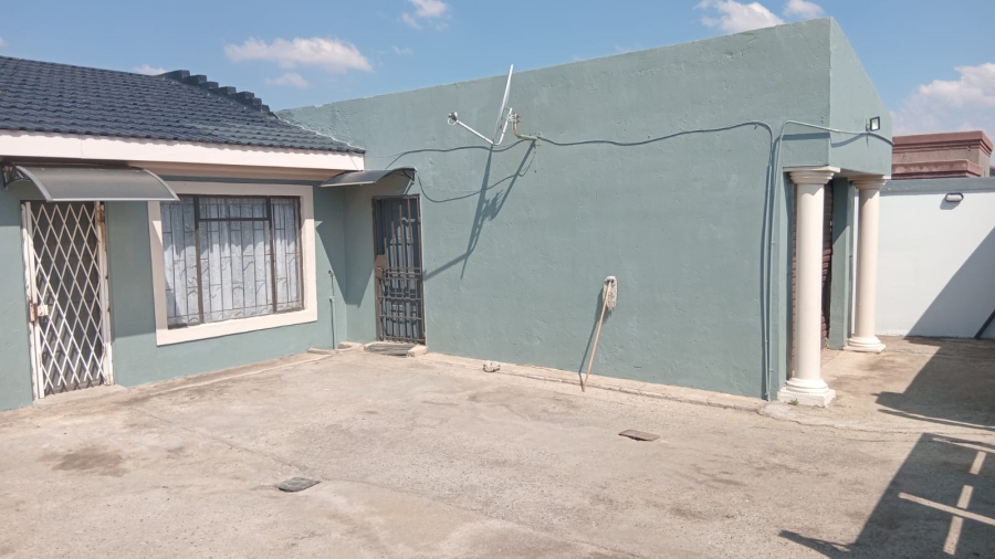  Bedroom Property for Sale in Tsakane Gauteng