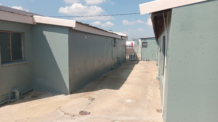  Bedroom Property for Sale in Tsakane Gauteng