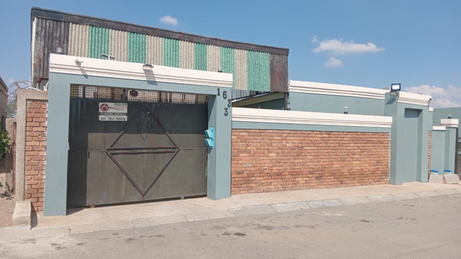  Bedroom Property for Sale in Tsakane Gauteng