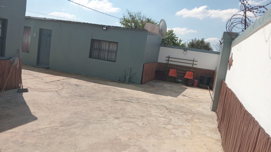  Bedroom Property for Sale in Tsakane Gauteng