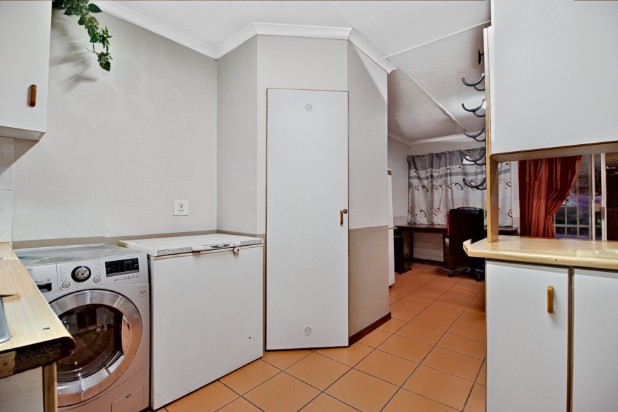 2 Bedroom Property for Sale in La Montagne Gauteng