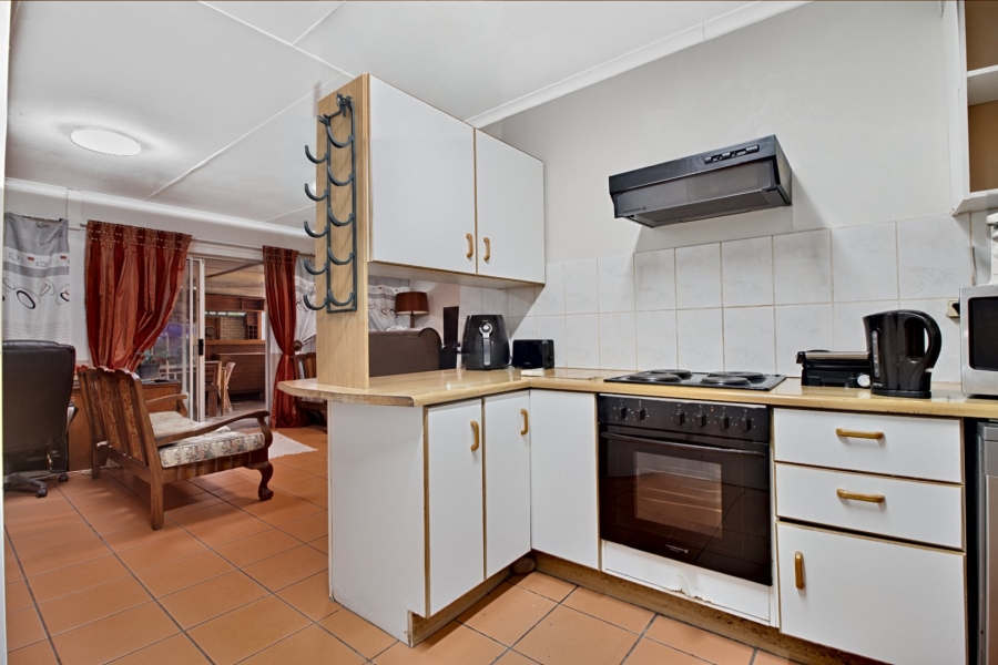 2 Bedroom Property for Sale in La Montagne Gauteng