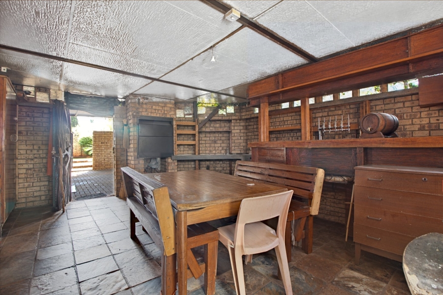 2 Bedroom Property for Sale in La Montagne Gauteng