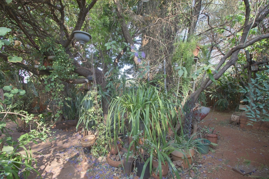 2 Bedroom Property for Sale in La Montagne Gauteng