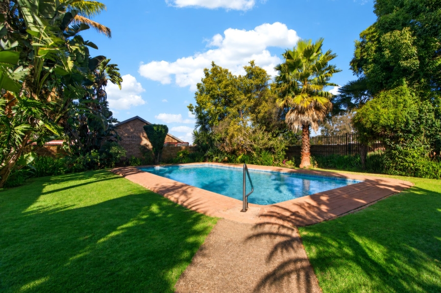 2 Bedroom Property for Sale in La Montagne Gauteng
