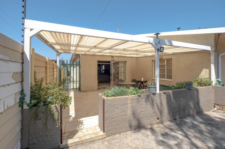 4 Bedroom Property for Sale in Wychwood Gauteng
