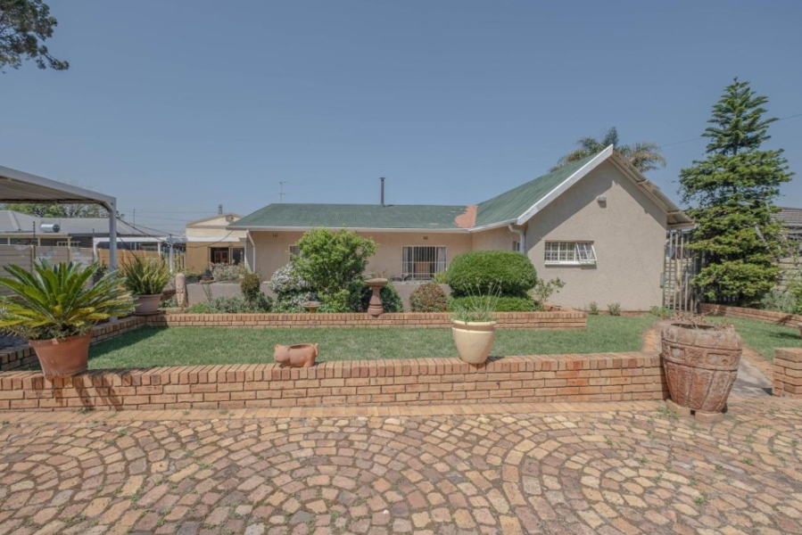 4 Bedroom Property for Sale in Wychwood Gauteng