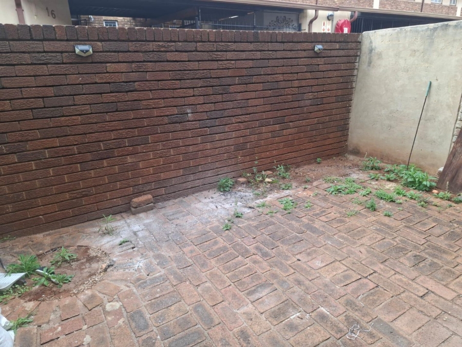To Let 2 Bedroom Property for Rent in Wonderboom South Gauteng
